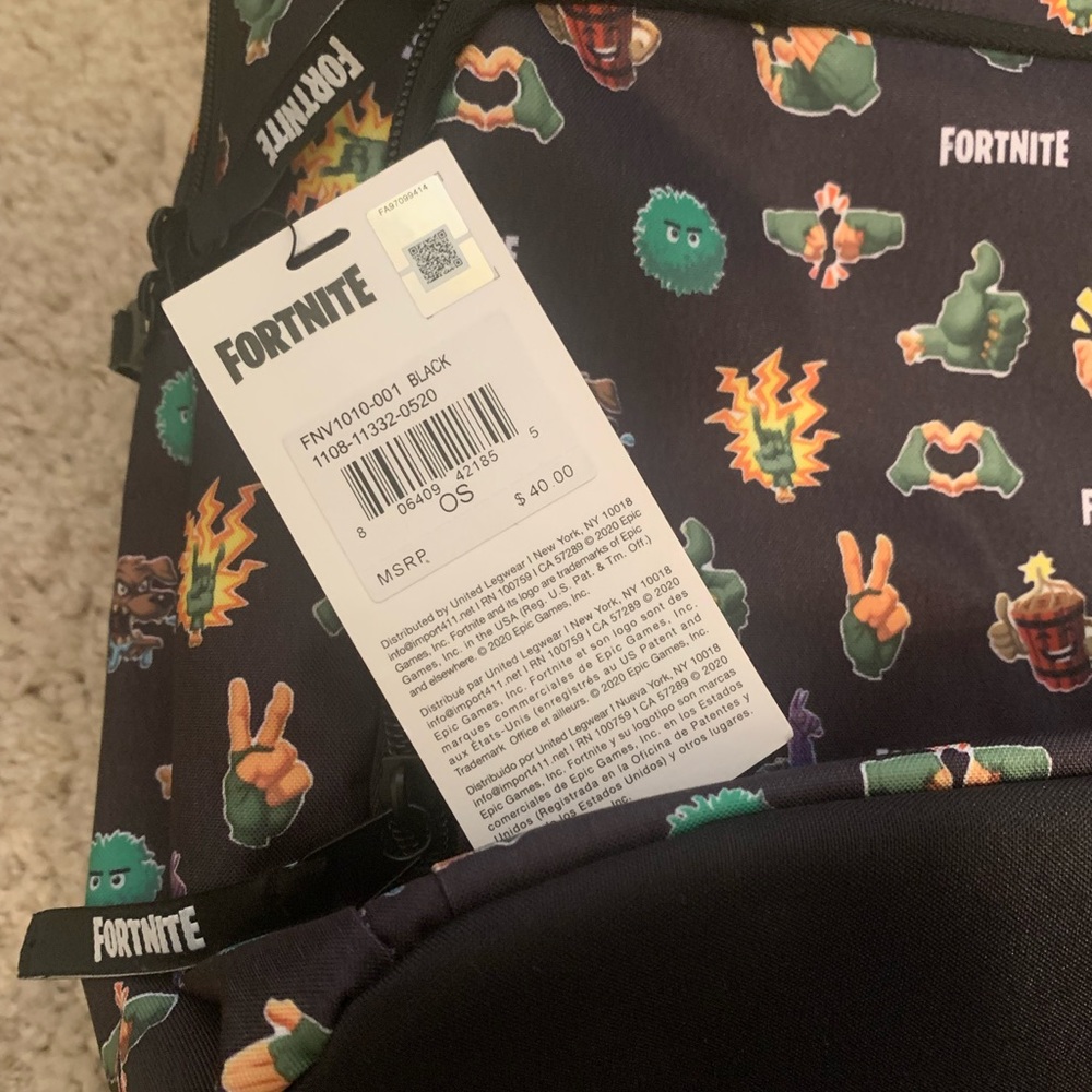 Unisex Kids Cool Fortnite backpack - Picture 8 of 8